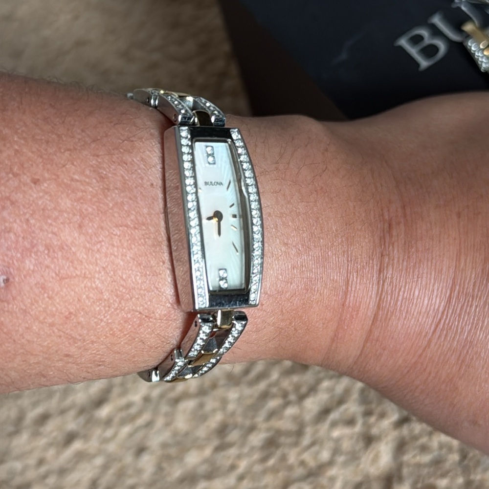 Bulova watch - Picture 14 of 17